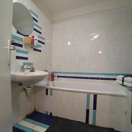 Daire Chill Vibes Netflix, Ps5 & Free Parking! Prag